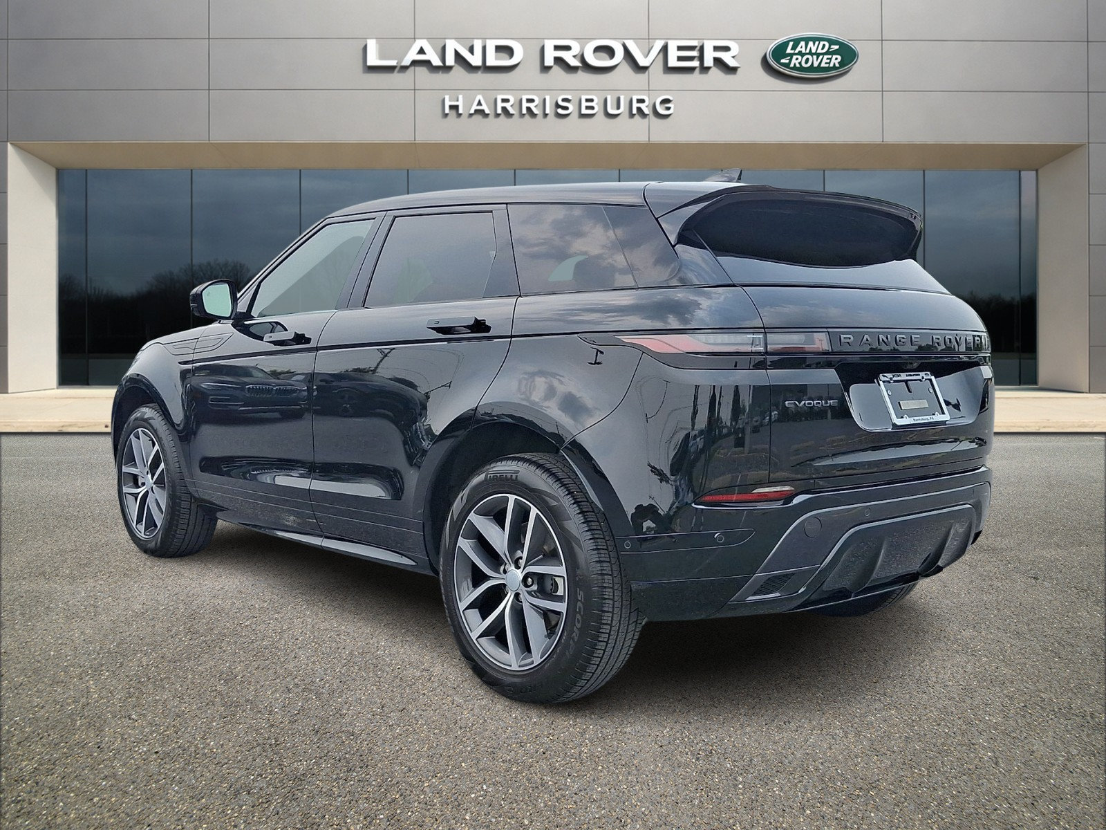 Used 2026 Land Rover Range Rover Evoque Dynamic SE AWD/4WD image 2