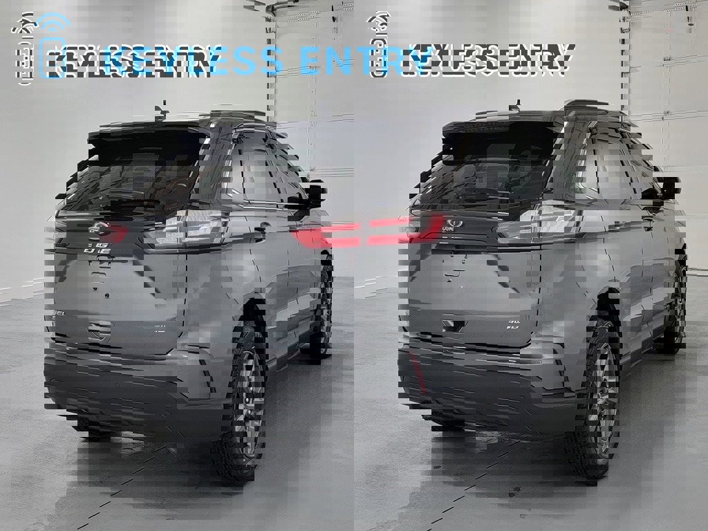 Used 2022 Ford Edge SEL w/ Sport Appearance Package image 9