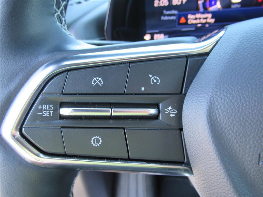 Used 2025 Chevrolet Traverse LT image 25