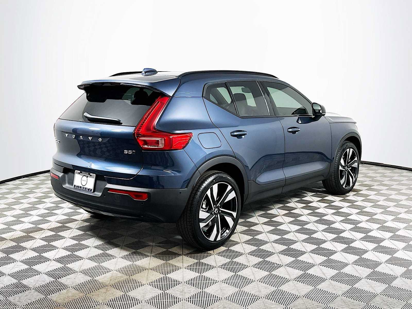 New 2026 Volvo XC40 B5 Ultra w/ Climate Package AWD/4WD image 7