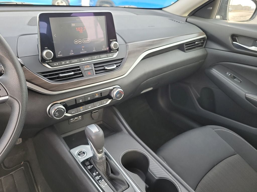 Used 2025 Nissan Altima 2.5 SV FWD image 20