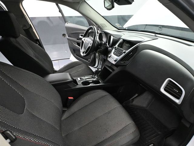 Used 2017 Chevrolet Equinox LT w/ Convenience Package image 43