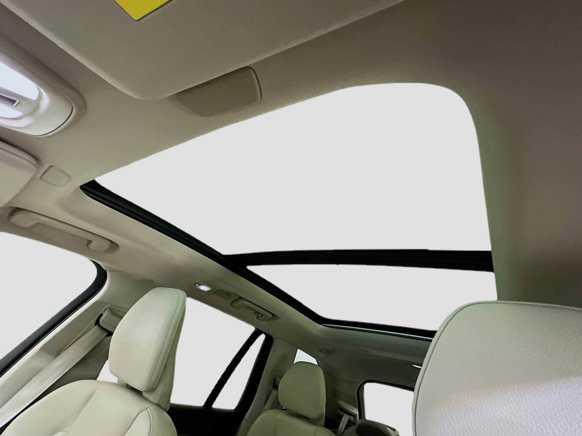 Used 2024 Volvo XC90 B6 Plus w/ Protection Package Premier image 27