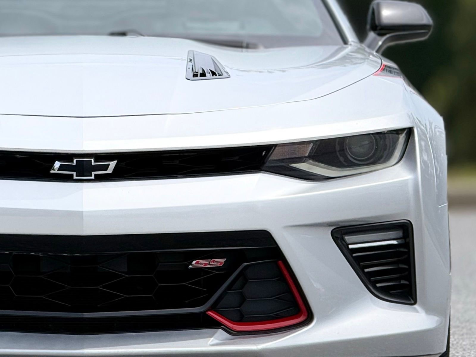 Used 2018 Chevrolet Camaro SS w/ Redline Edition RWD image 15