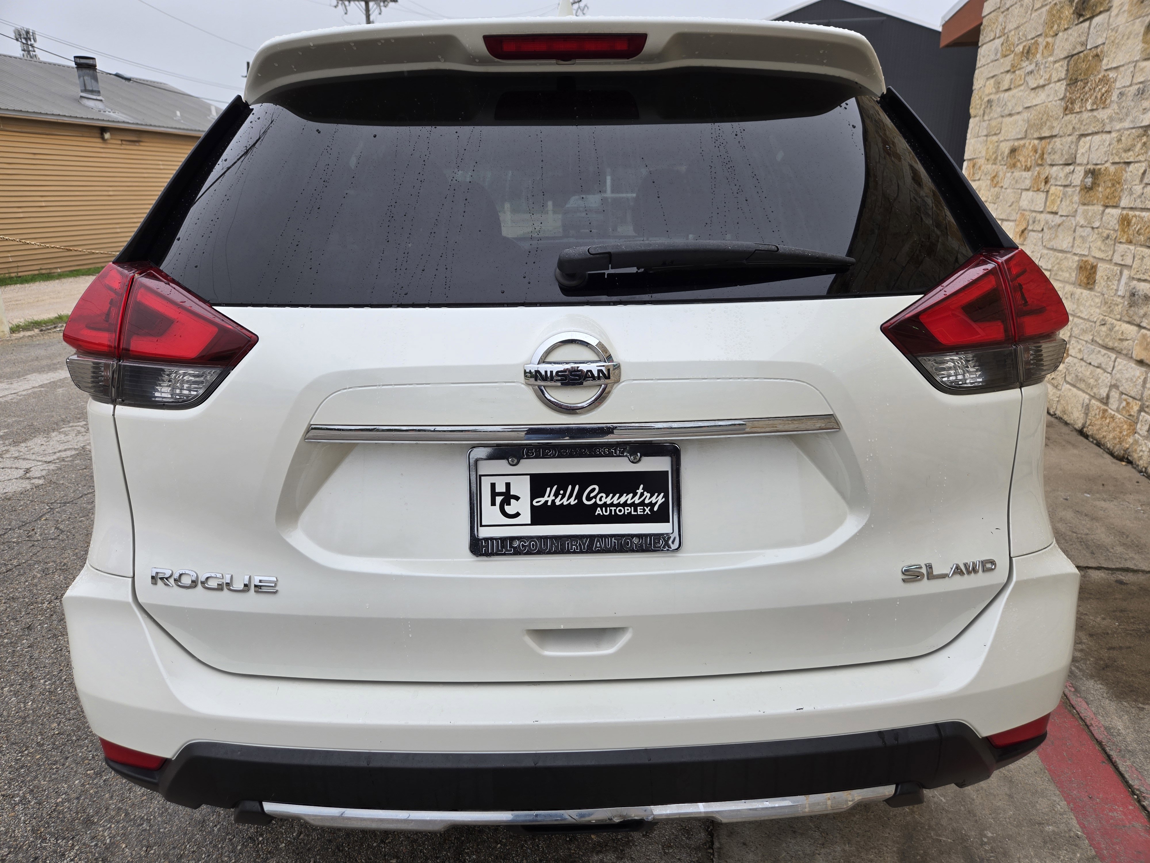 Used 2017 Nissan Pathfinder SV FWD image 16