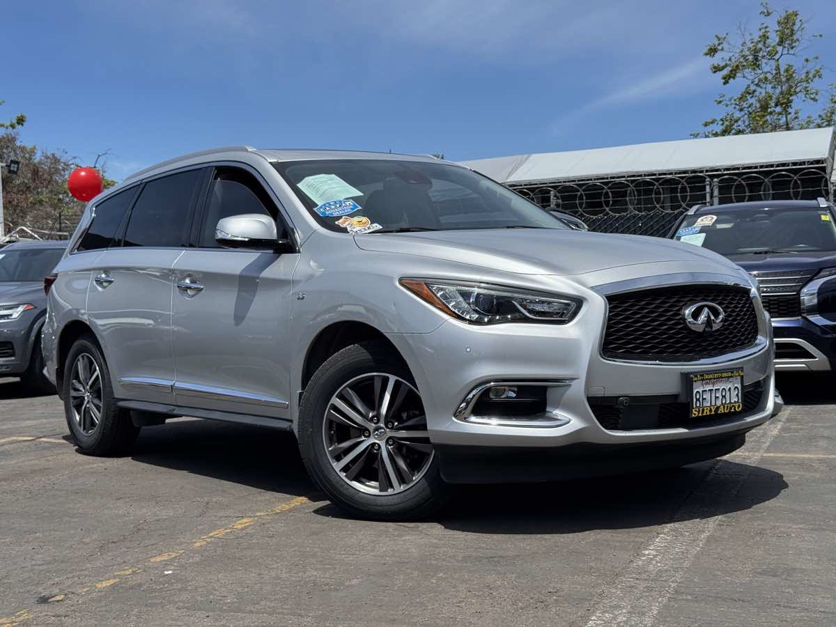 Used 2019 INFINITI QX60 Luxe w/ Essential Package FWD image 2