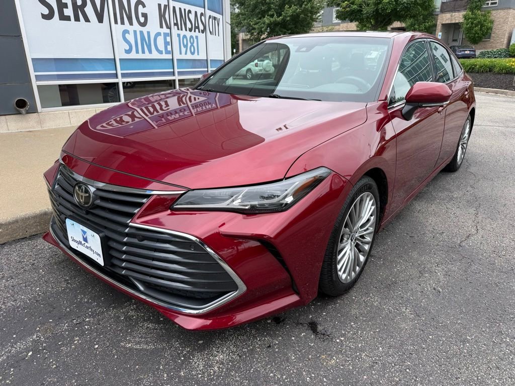 Used 2022 Toyota Avalon Limited w/ Advanced Safety Package FWD image 11