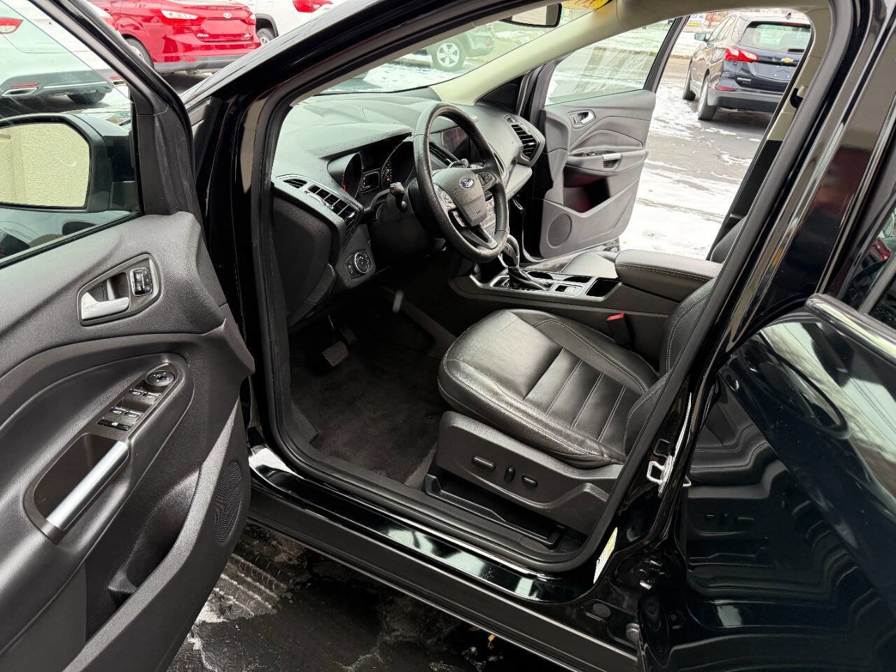 Used 2018 Ford Escape Titanium w/ Ford Safe & Smart Package image 10