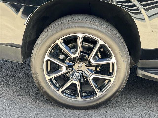 Used 2025 Chevrolet Suburban RST w/ Comfort Package AWD/4WD image 8