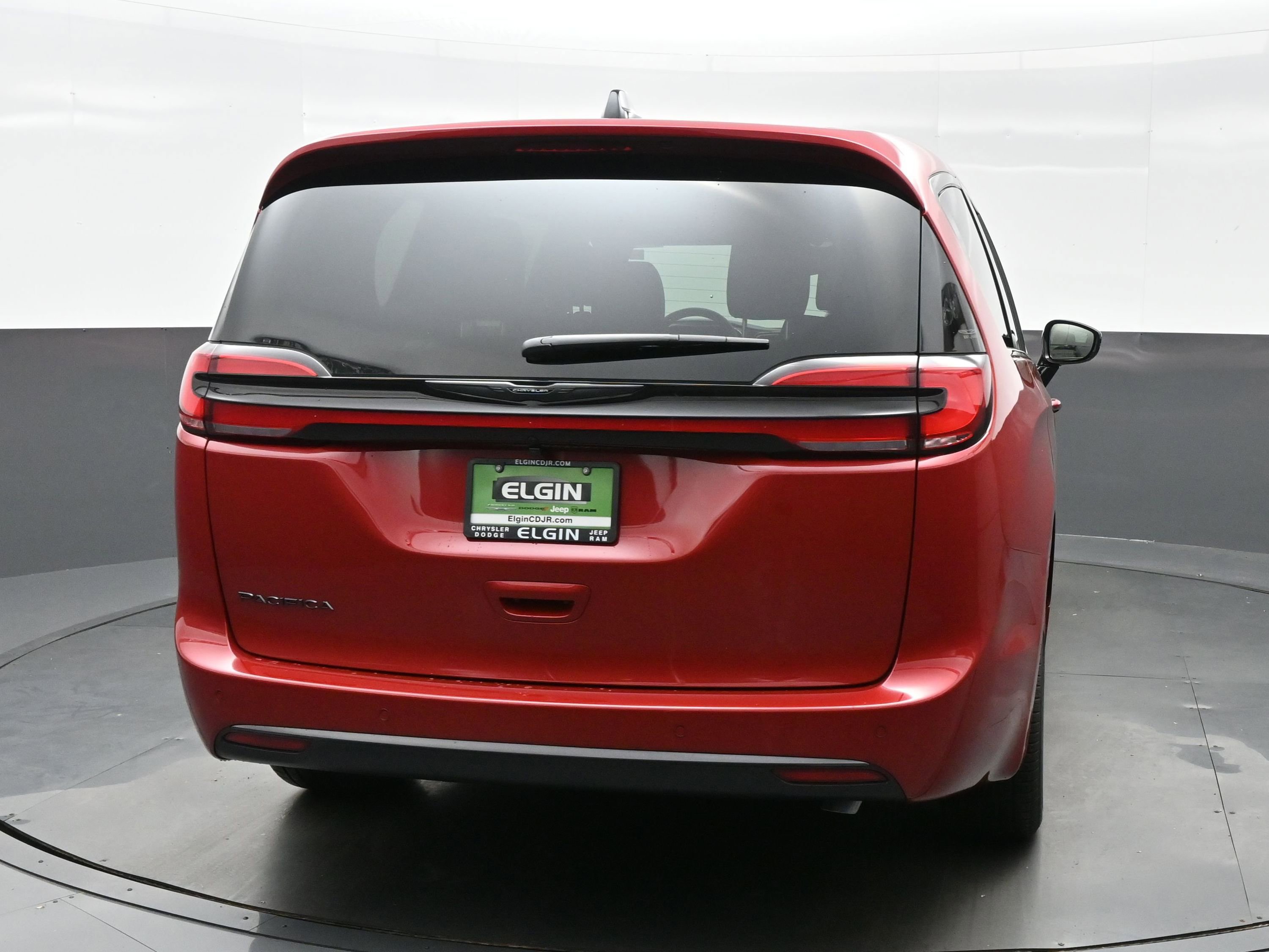 New 2026 Chrysler Pacifica Select image 5