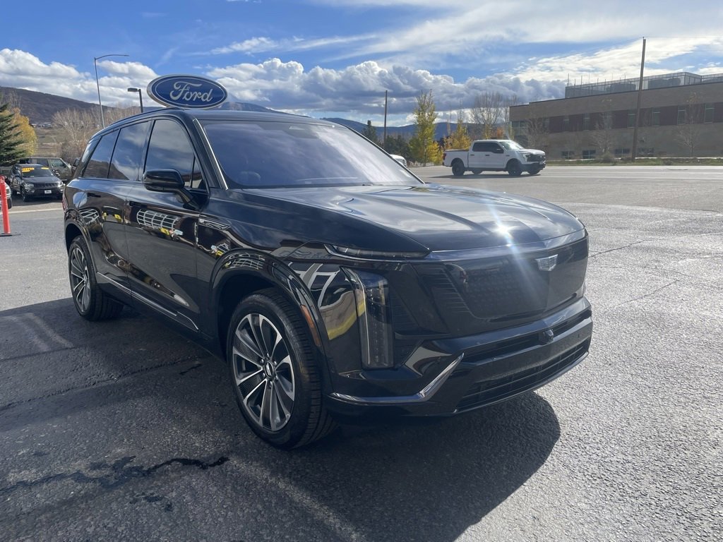 Used 2026 Cadillac Vistiq Sport w/ LPO, Floor Liner Package image 8