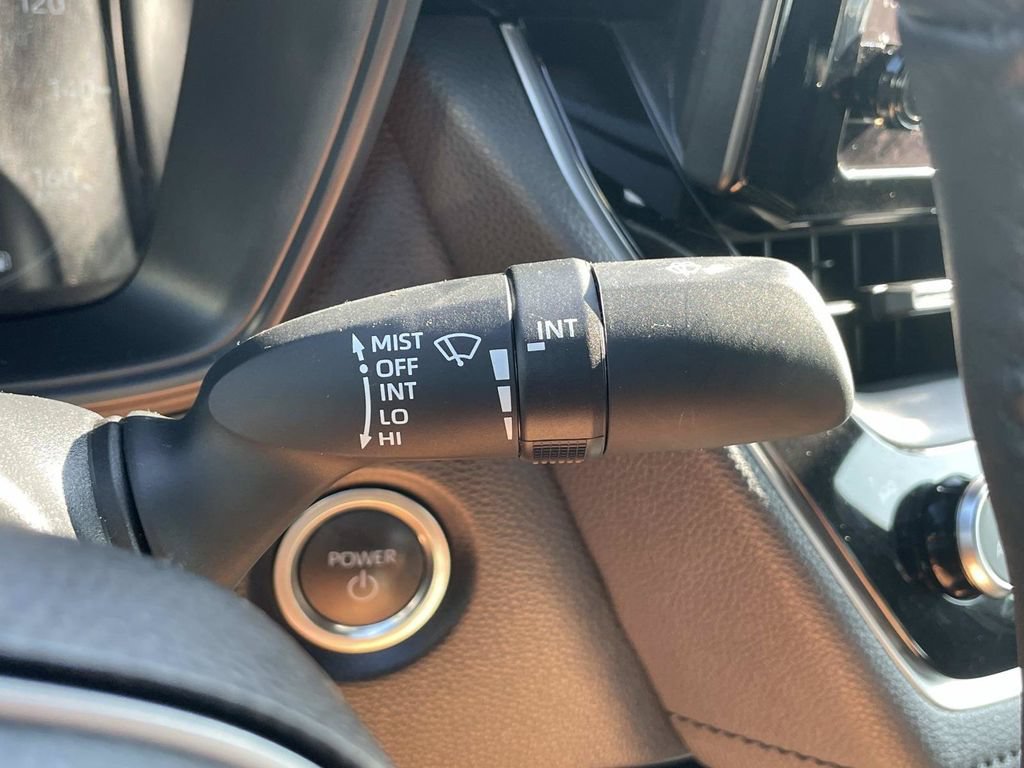 Used 2025 Toyota Corolla SE FWD image 32
