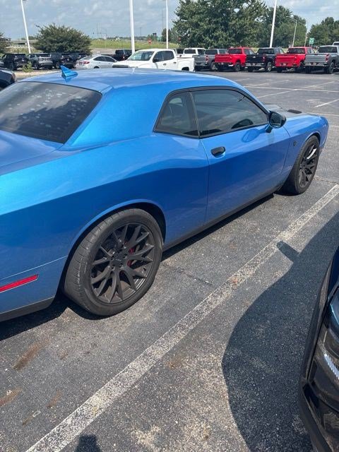 Used 2016 Dodge Challenger SRT Hellcat RWD image 14