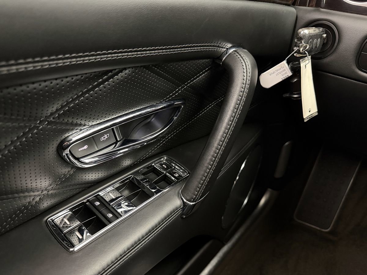 Used 2015 Bentley Flying Spur V8 image 11