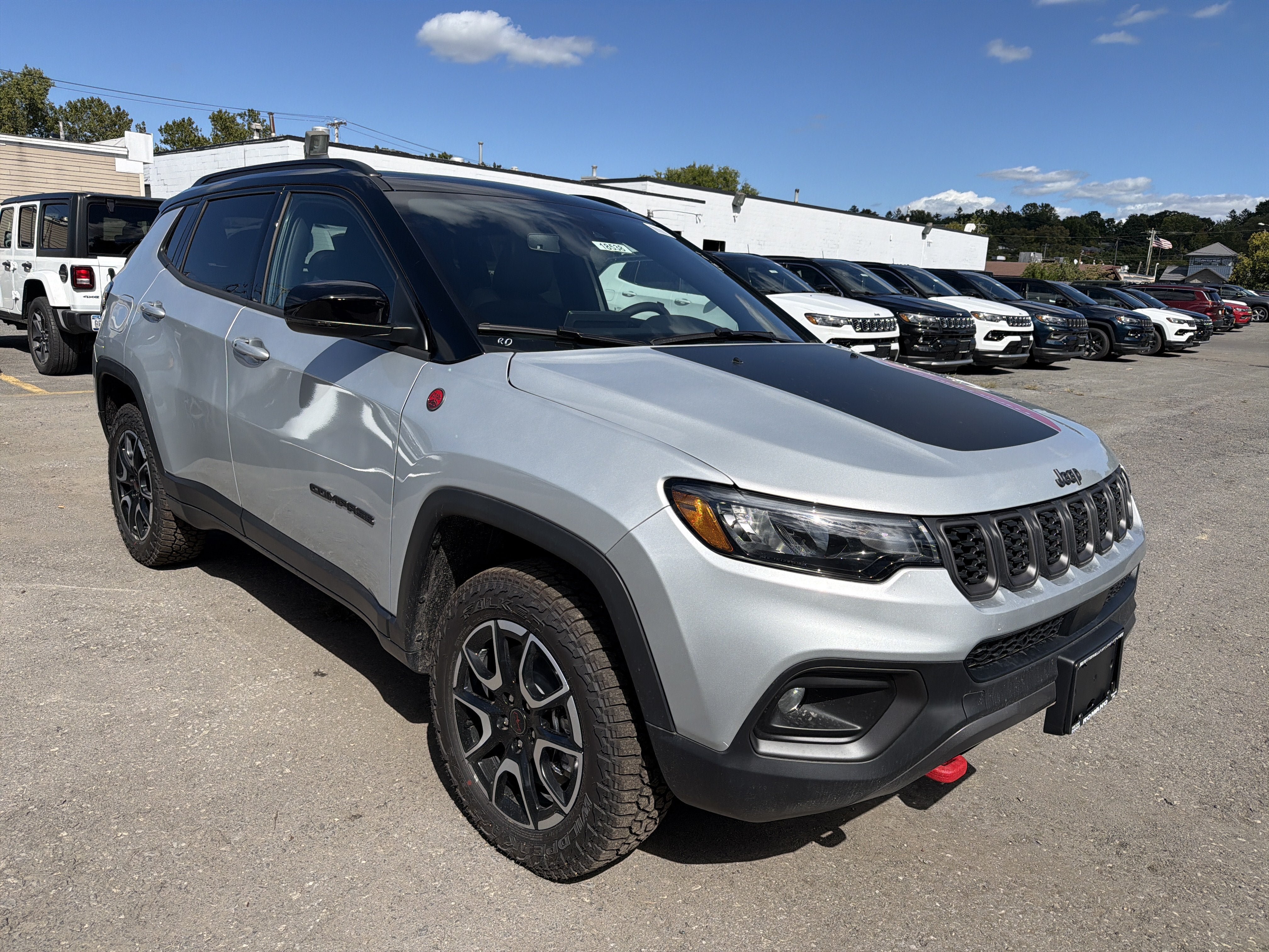 New 2026 Jeep Compass Trailhawk w/ Sun, Sound & Navigation Group AWD/4WD image 2