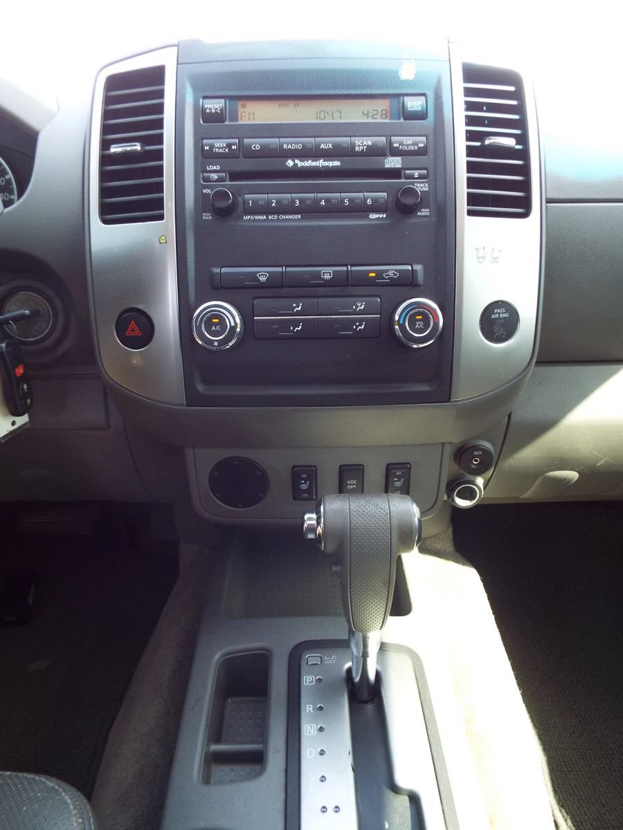 Used 2011 Nissan Frontier SL w/ Moonroof Pkg RWD image 14