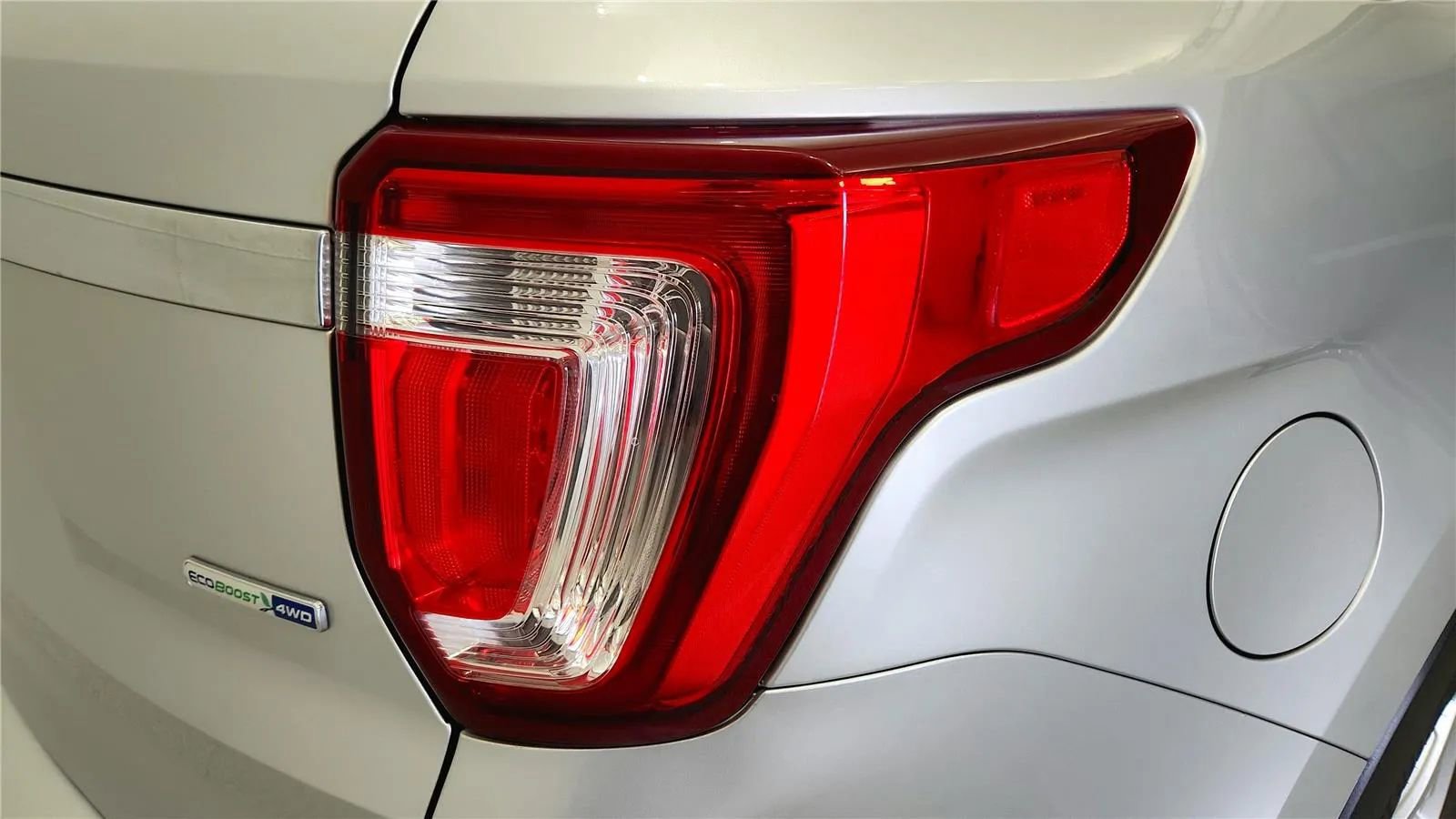 Used 2017 Ford Explorer XLT w/ Class II Trailer Tow Package image 15