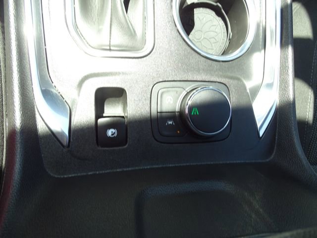 Used 2022 Chevrolet Traverse LT FWD image 15