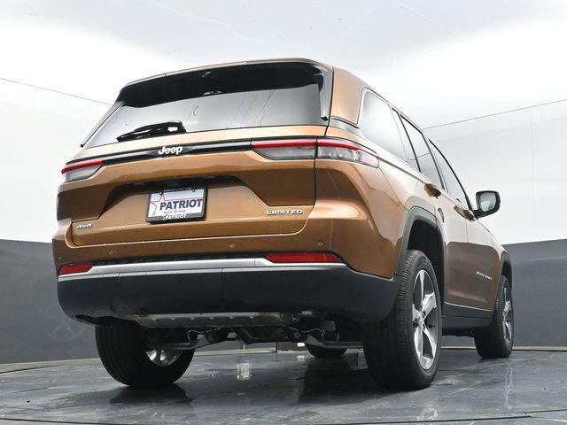 New 2026 Jeep Grand Cherokee Limited w/ Luxury Tech Group II AWD/4WD image 37