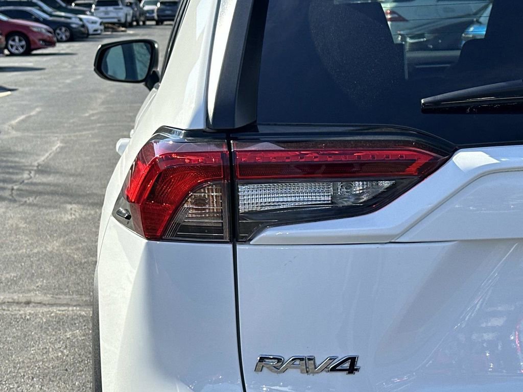 Used 2025 Toyota RAV4 LE image 9