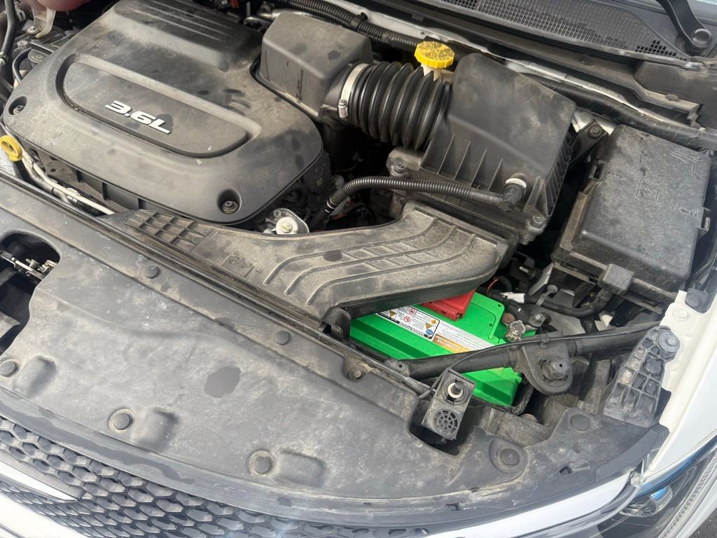 Used 2018 Chrysler Pacifica Touring-L image 67