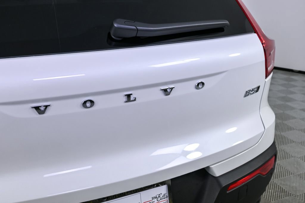 Certified 2026 Volvo XC40 B5 Plus w/ Protection Package Premier image 37