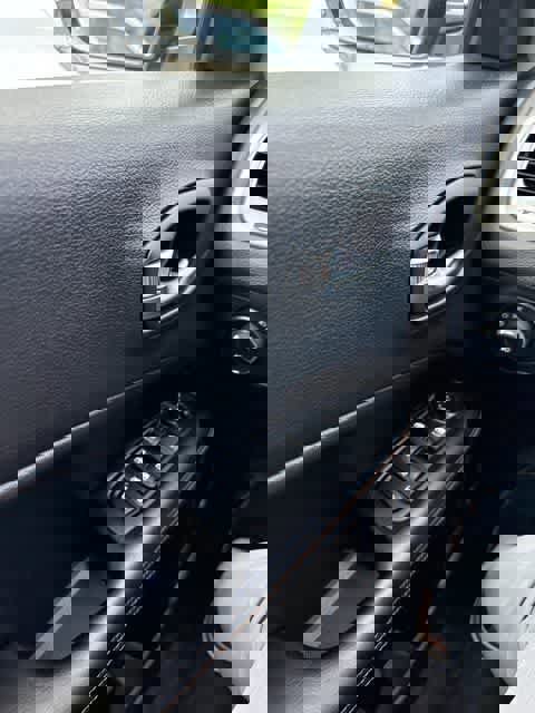 Used 2018 Jeep Compass Latitude w/ Cold Weather Group image 18