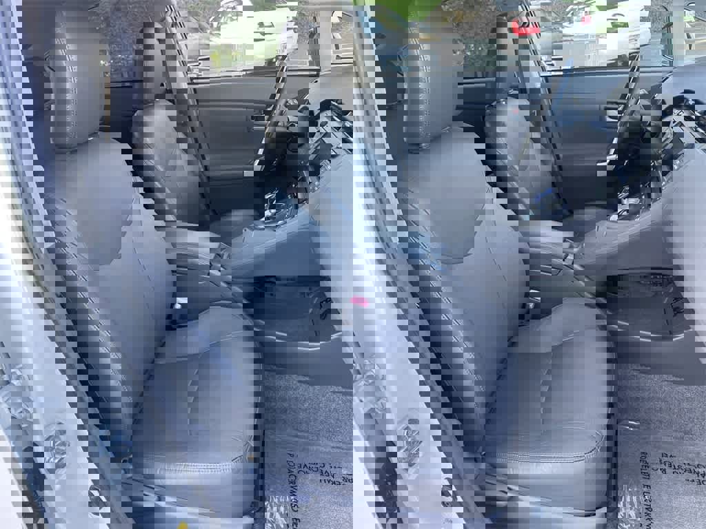 Used 2011 Toyota Prius Five image 16