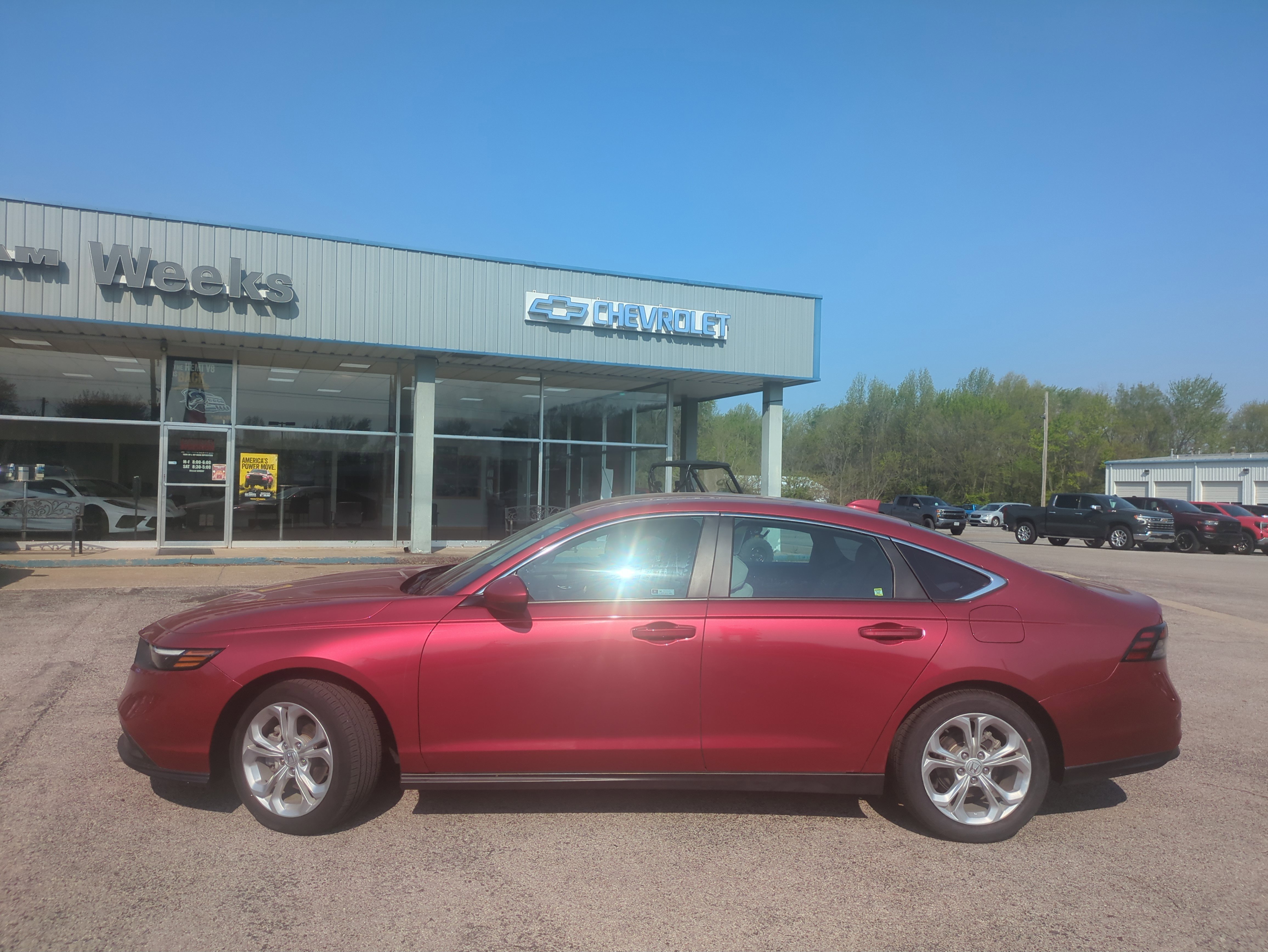 Used 2023 Honda Accord LX image 2