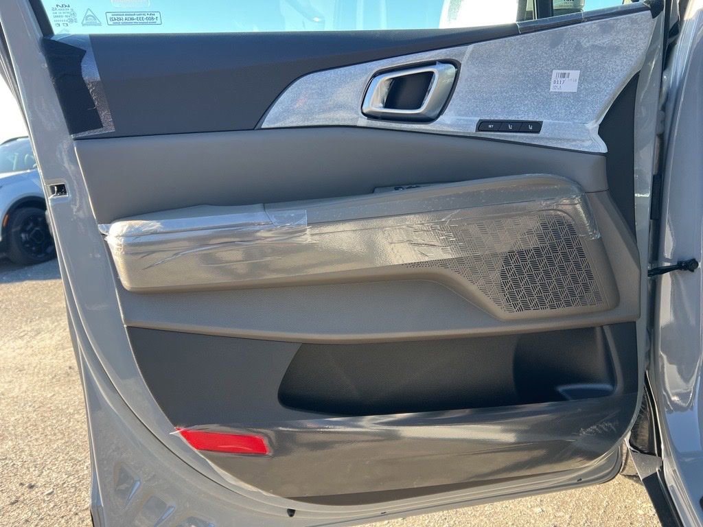 New 2026 Kia Carnival EX image 8