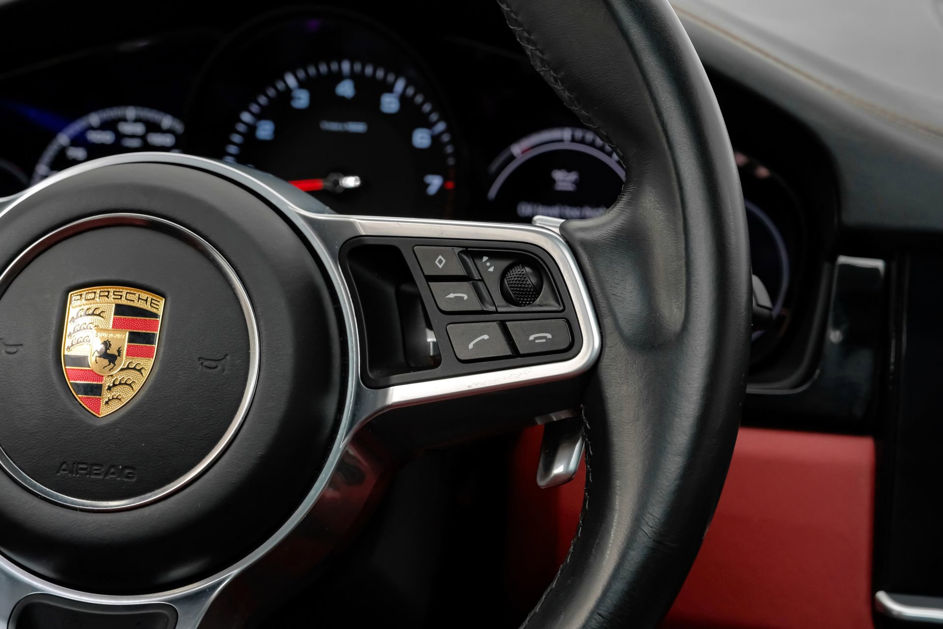 Used 2023 Porsche Cayenne Platinum Edition image 22