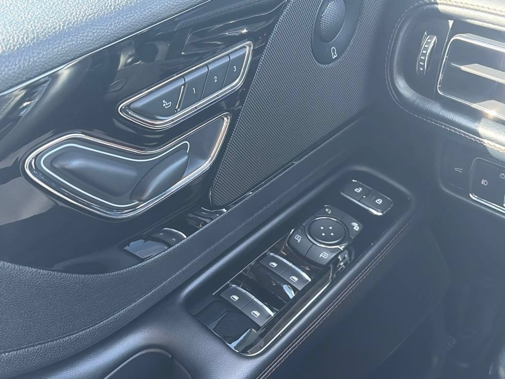 Used 2020 Lincoln Aviator Reserve w/ Class IV Trailer Tow Package AWD/4WD image 29