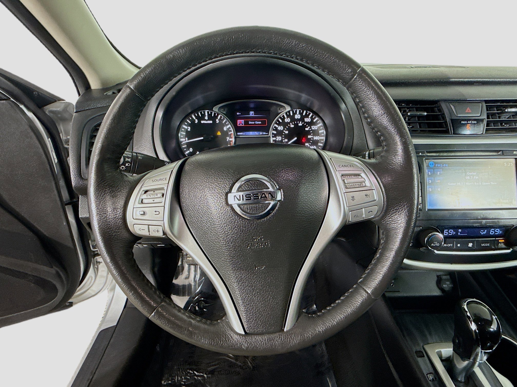 Used 2016 Nissan Altima 2.5 SL w/ 2.5 Technology w/LED Package image 13