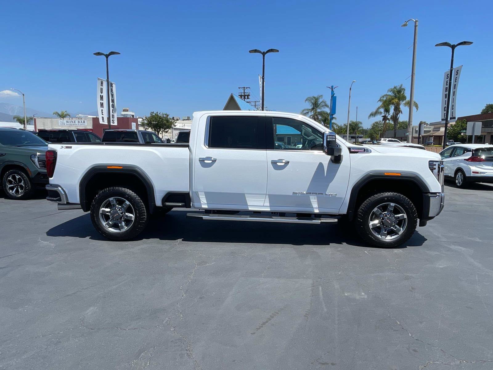 Used 2025 GMC Sierra 2500 SLT w/ SLT Premium Package image 4