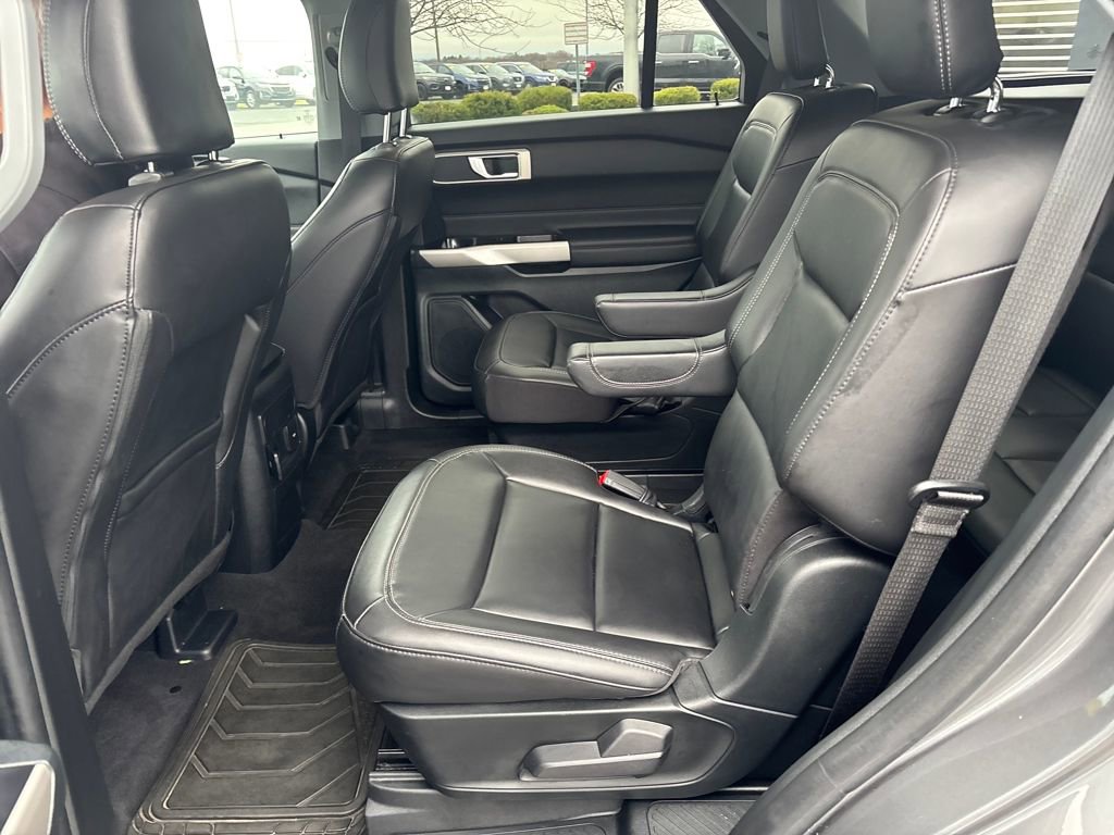 Used 2023 Ford Explorer XLT w/ Equipment Group 202A AWD/4WD image 25
