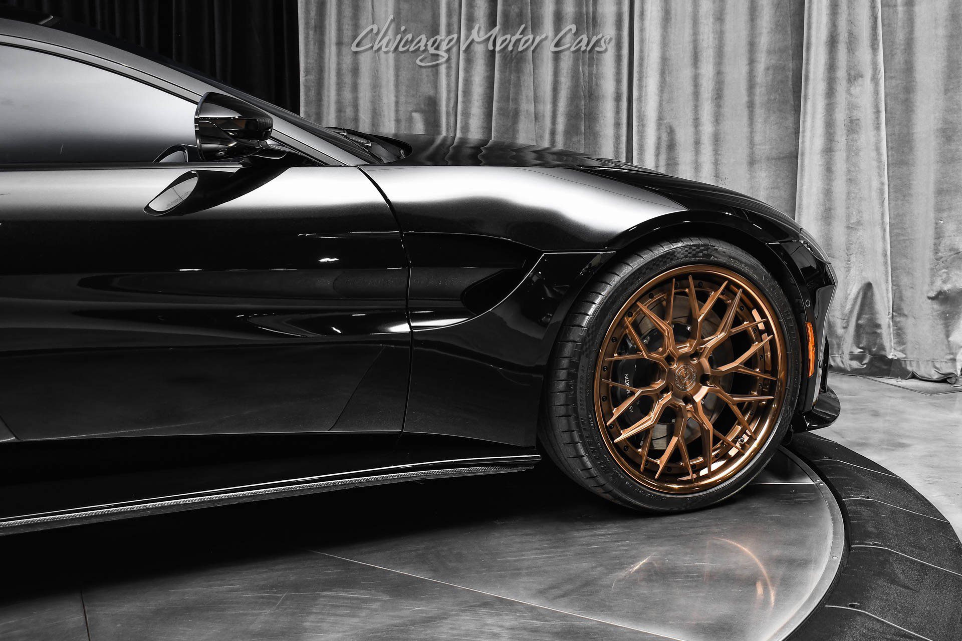 Used 2020 Aston Martin V8 Vantage Coupe RWD image 36