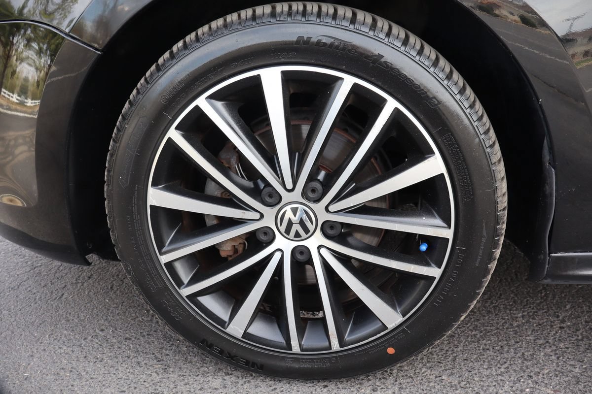 Used 2012 Volkswagen Jetta SEL FWD image 40
