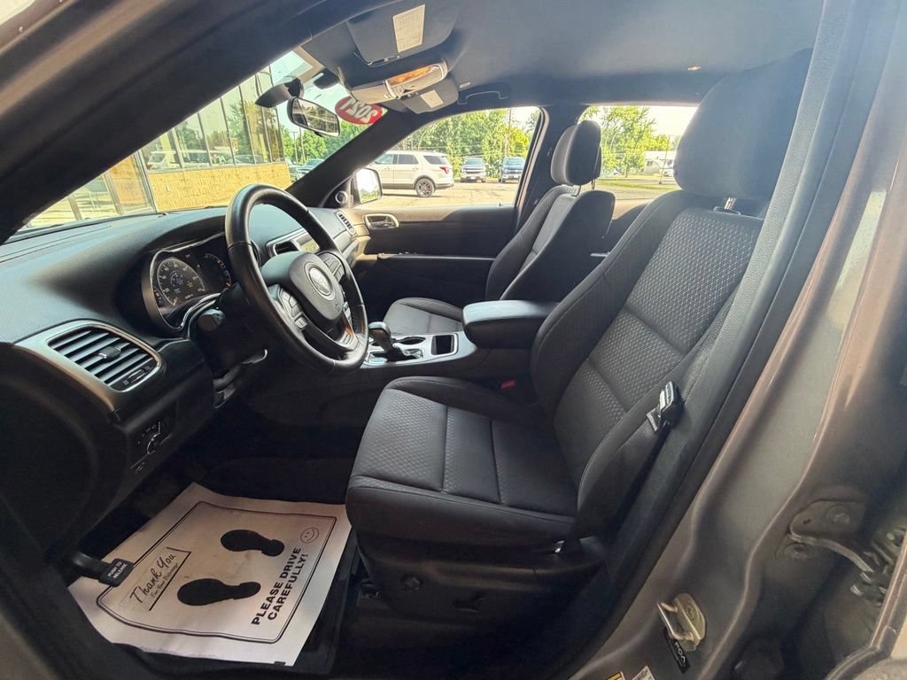 Used 2021 Jeep Grand Cherokee Laredo AWD/4WD image 16