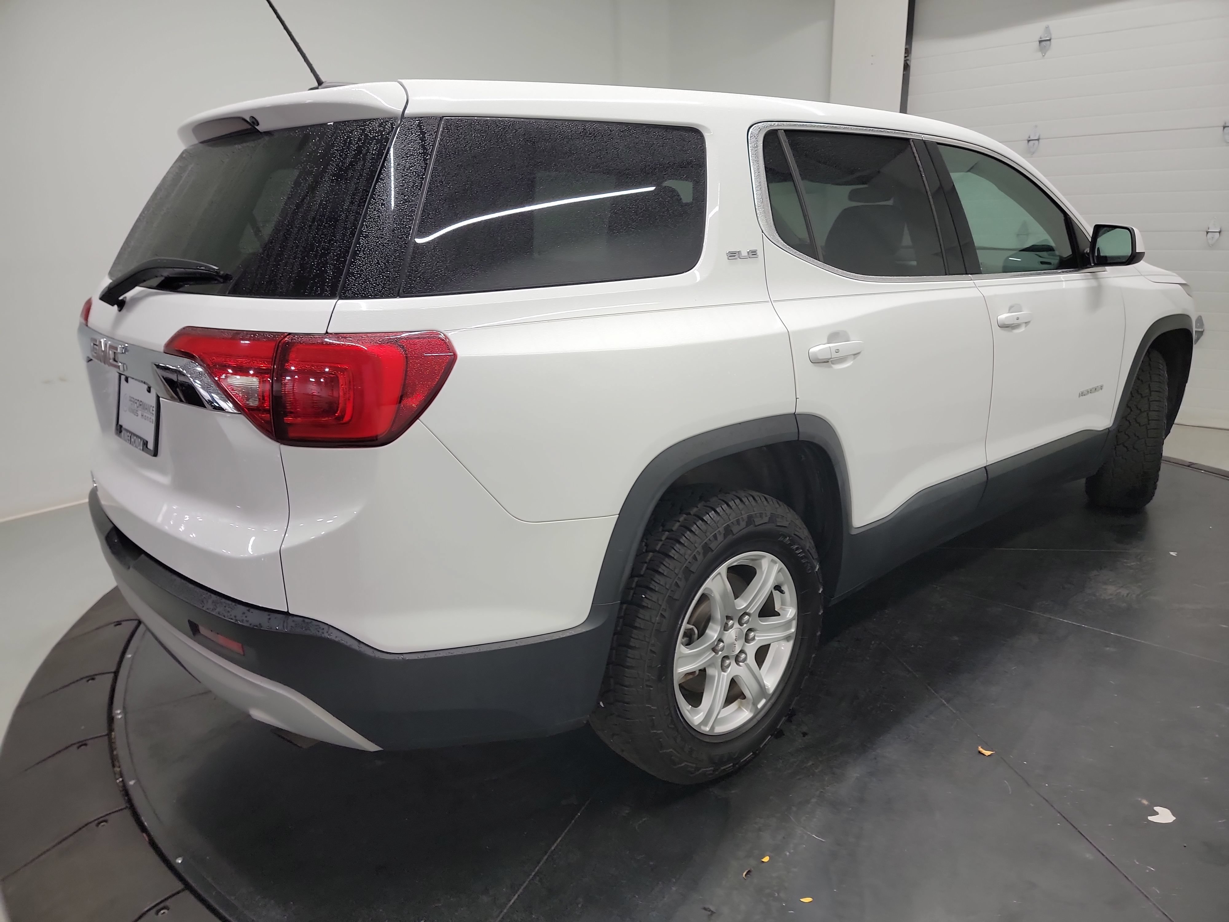 Used 2019 GMC Acadia SLE FWD image 9