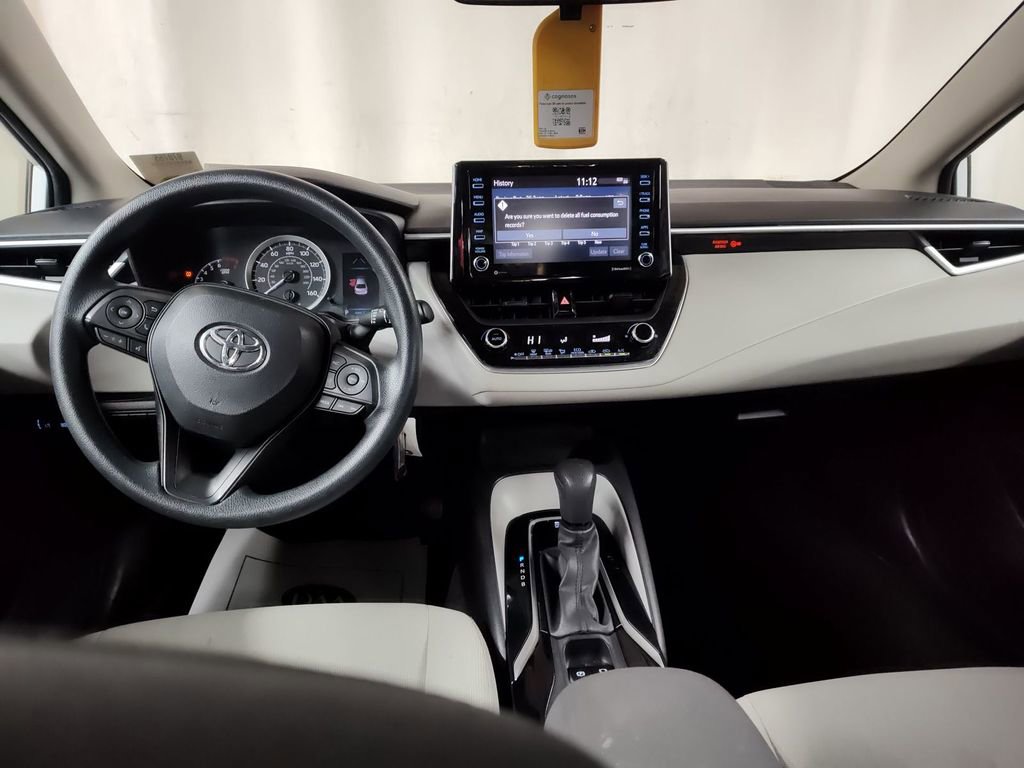 Used 2021 Toyota Corolla LE FWD image 3