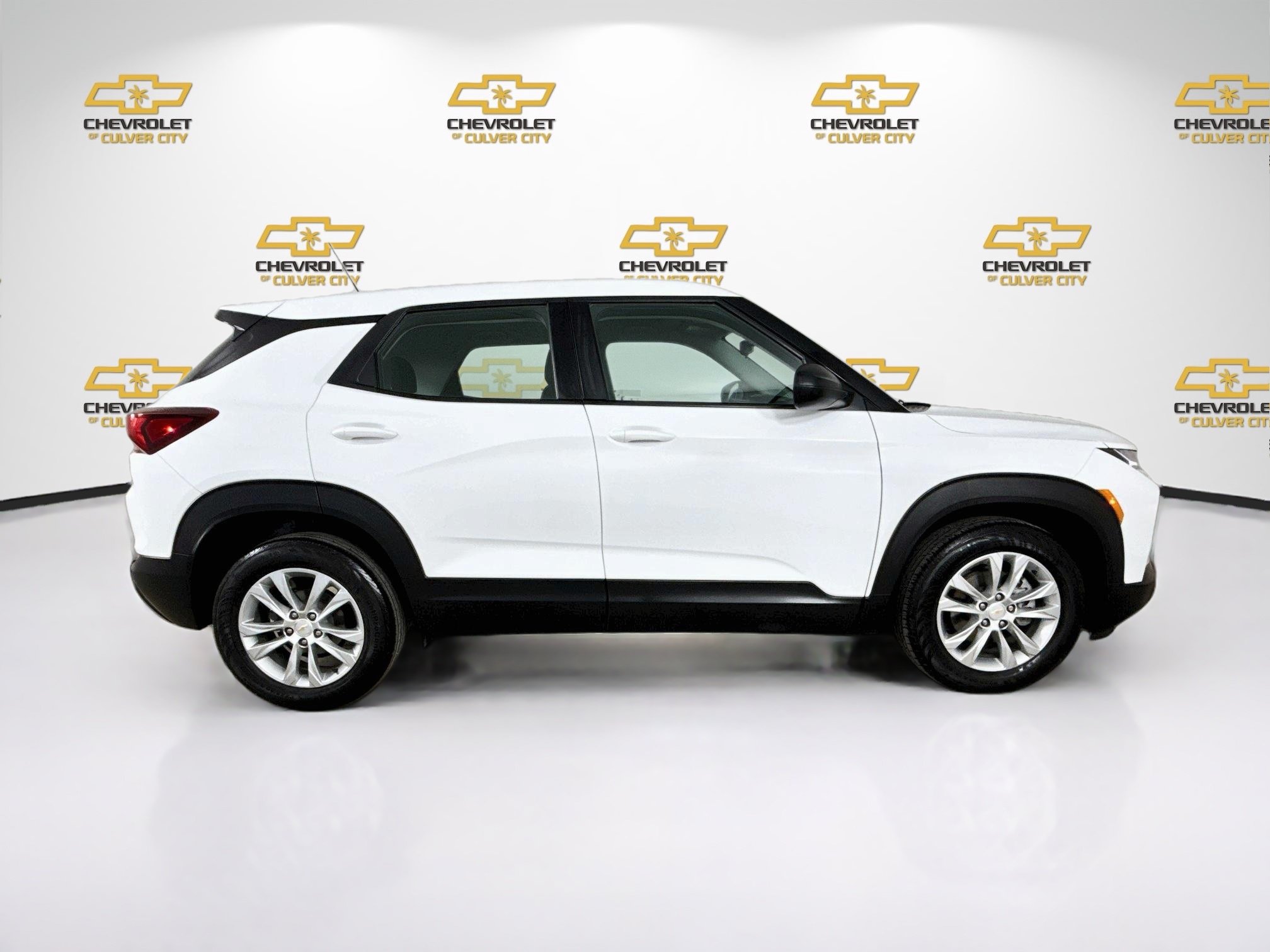 Used 2023 Chevrolet TrailBlazer LS FWD image 9