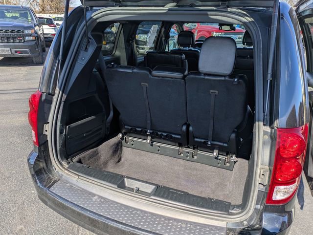 Used 2017 Dodge Grand Caravan SXT w/ Blacktop Package image 26