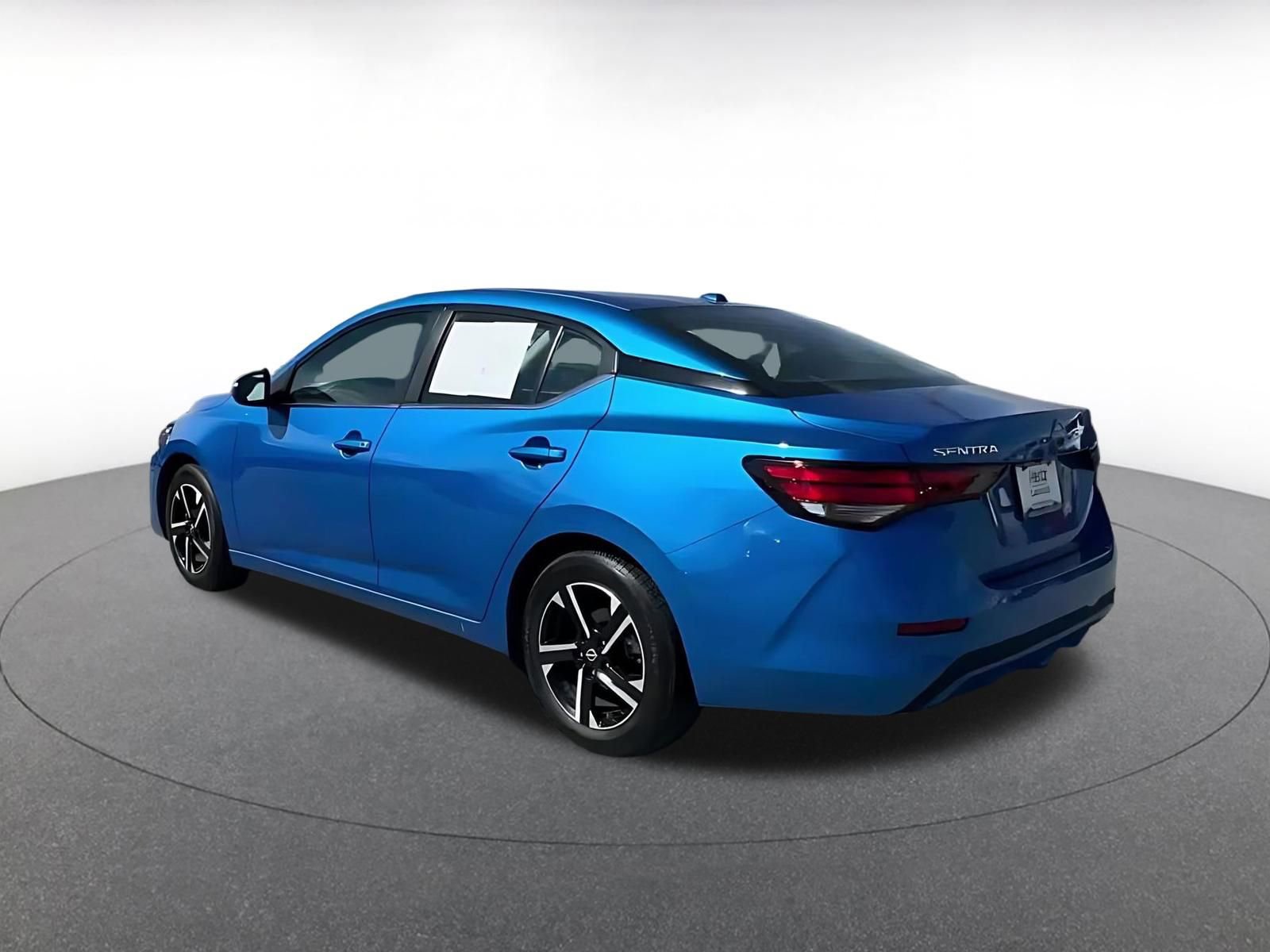 Used 2025 Nissan Sentra SV image 10