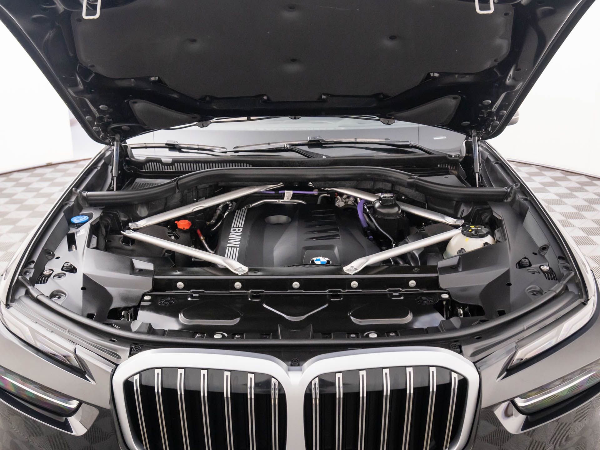 Certified 2025 BMW X7 xDrive40i w/ Premium Package image 31