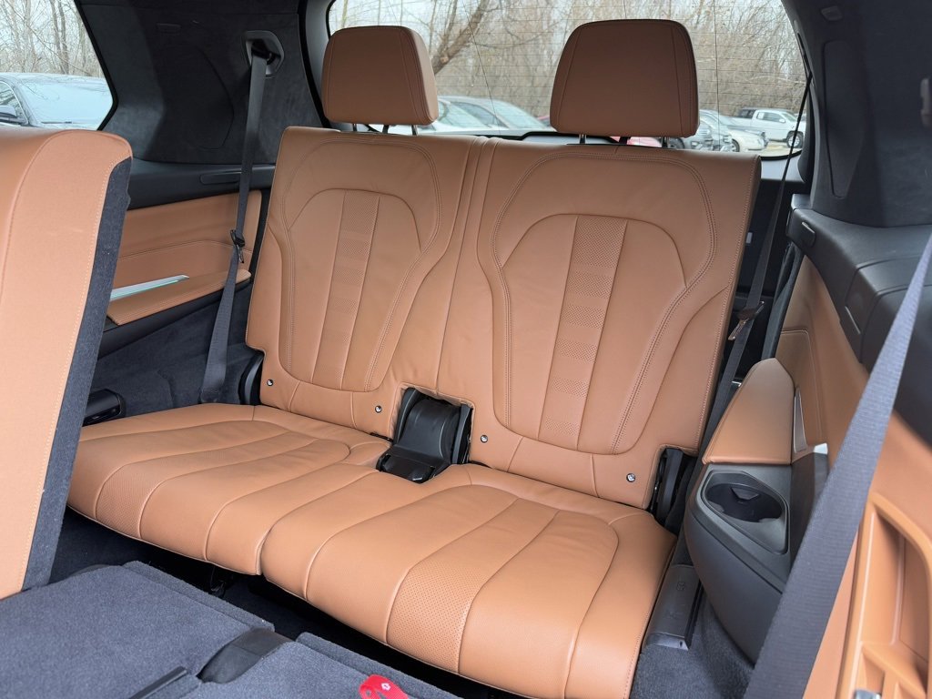 Used 2021 BMW X7 M50i image 41