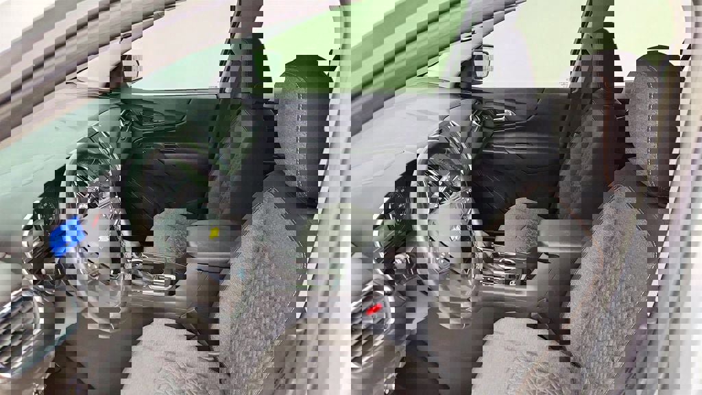 Used 2024 Chevrolet Equinox LT image 18