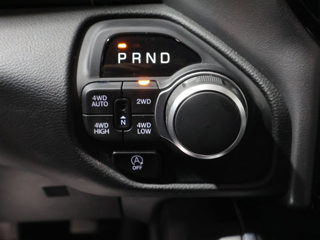 Used 2025 RAM 1500 Big Horn AWD/4WD image 32