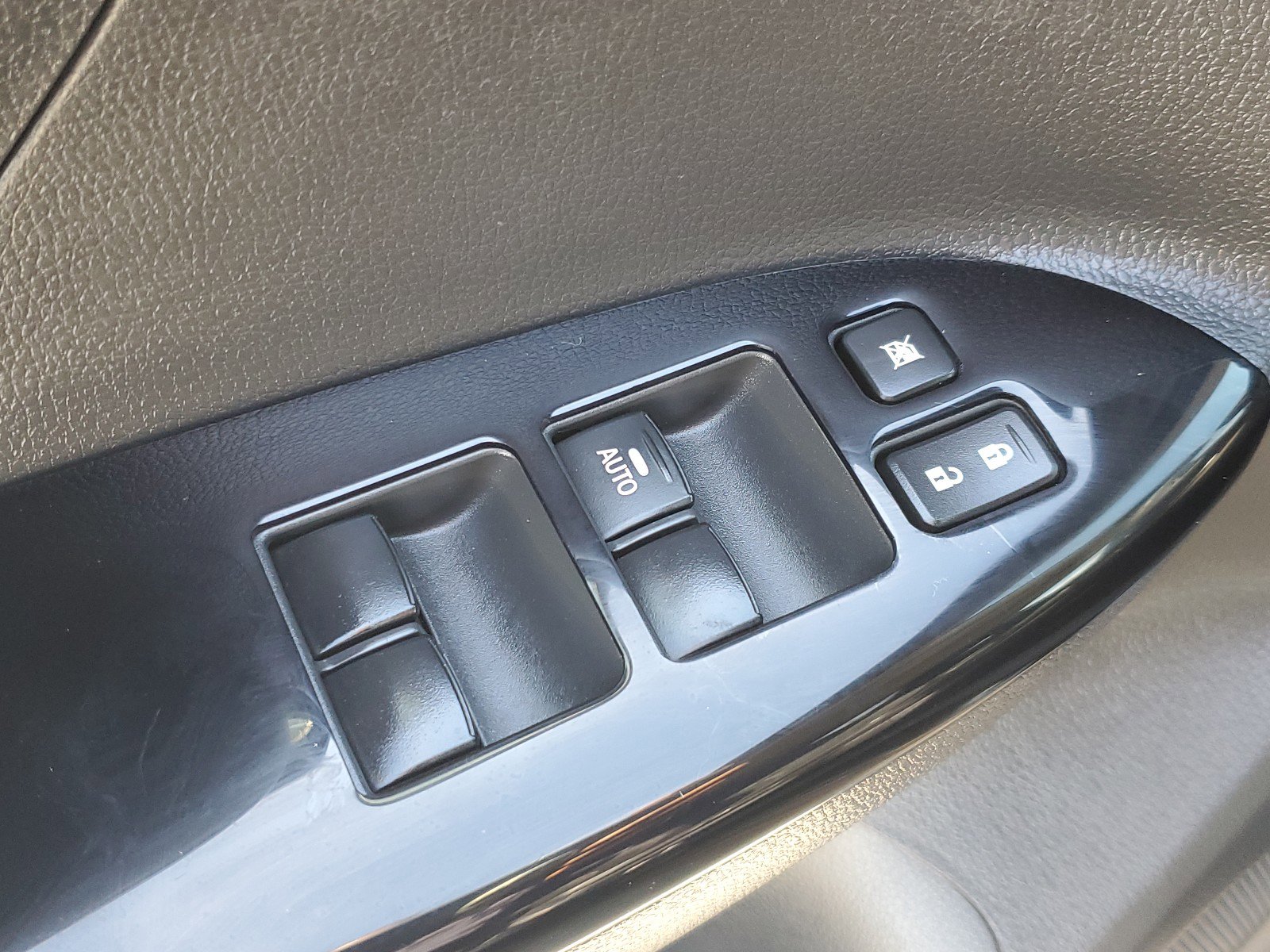 Used 2024 Mitsubishi Eclipse Cross LE image 27