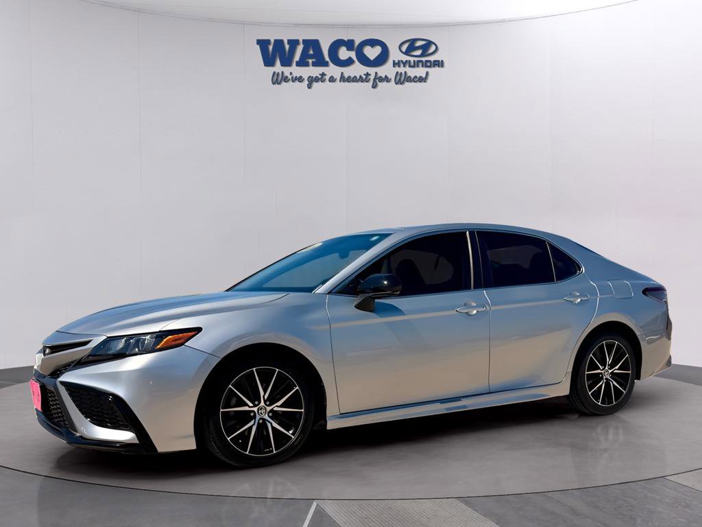 Used 2022 Toyota Camry SE image 4