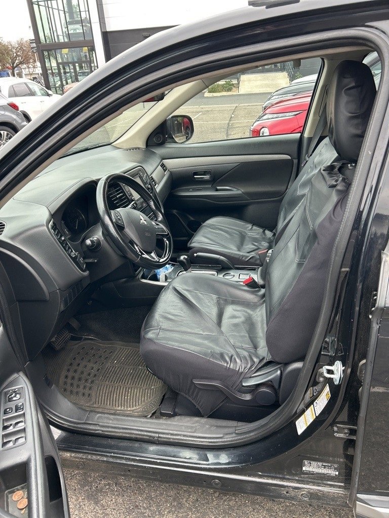 Used 2017 Mitsubishi Outlander ES image 10